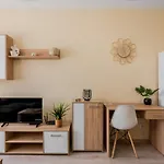 Nomad Haven: 1Bd Flat With Balcony & Desk